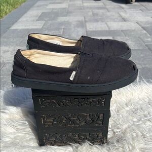 TOMS Kids Black Slip-On Shoes- Big Kids Size 3